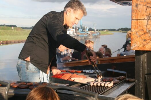 Barbecue en eten aan boord